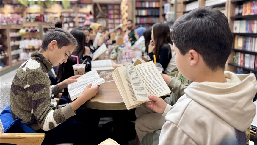 Öğretmenler “kitap tahlili” ile öğrencilere okuma alışkanlığı kazandırıyor