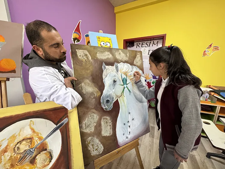 Engelli öğretmen öğrencilerine ilham kaynağı oldu