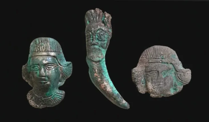 Bronz Maske Sarkıtları