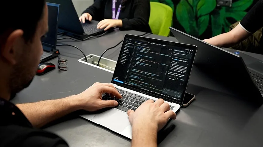 Genç girişimciler, firmalara güven veren yapay zeka uygulamasıyla sınırları aştı