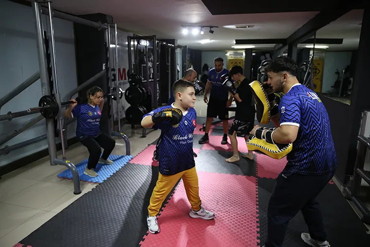 Özel birey Alptuğ Ali’nin mutluluğu için ailece spora başladılar