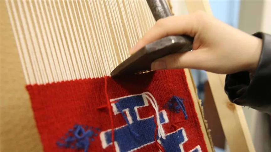 Tokat’ın coğrafi işaretli Kızık Kilimi özel öğrencilerin elinde geleceğe taşınıyor