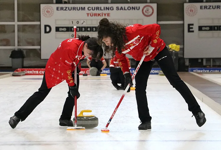21 Yaş Altı Kadın Curling Milli Takımı’nın hedefi klasman yükselmek