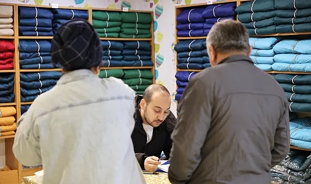 Bayrampaşa Belediyesi’nden 900 çocuğa 900 mont