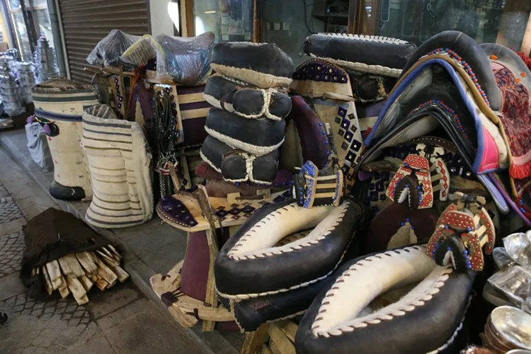 Kahramanmaraş’ta 60 yıllık semerci ustası mesleğini yaşatmaya çalışıyor