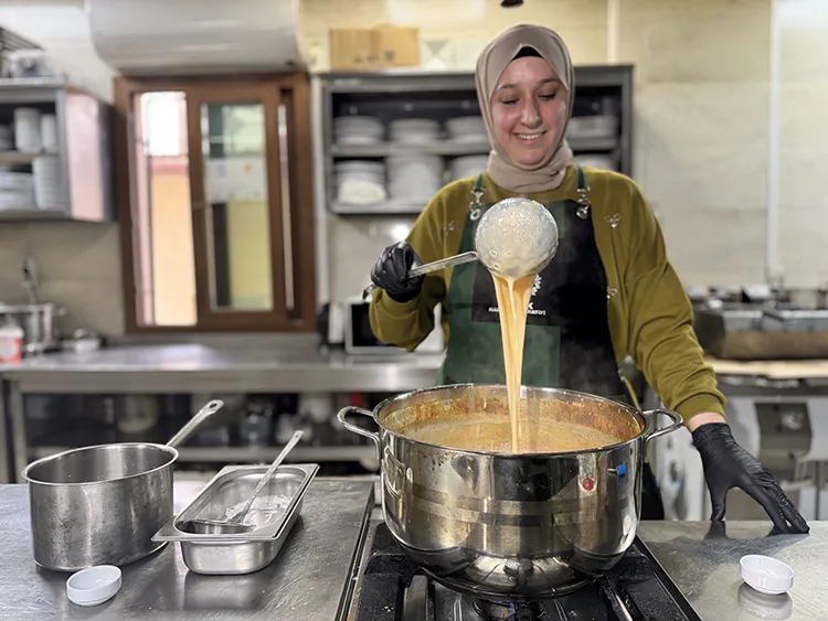 Hatay’da kadınların yaptığı süt reçeli sofraları süslüyor