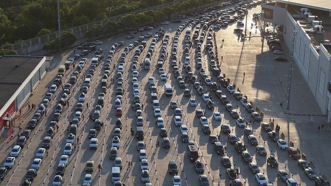 Kapıkule’de tarihi rekor: Bir günde 3 bin 442 ticari araç geçişi