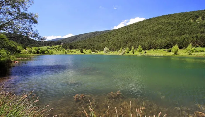 Bolu’da Doğa Harikası Bir Gölet