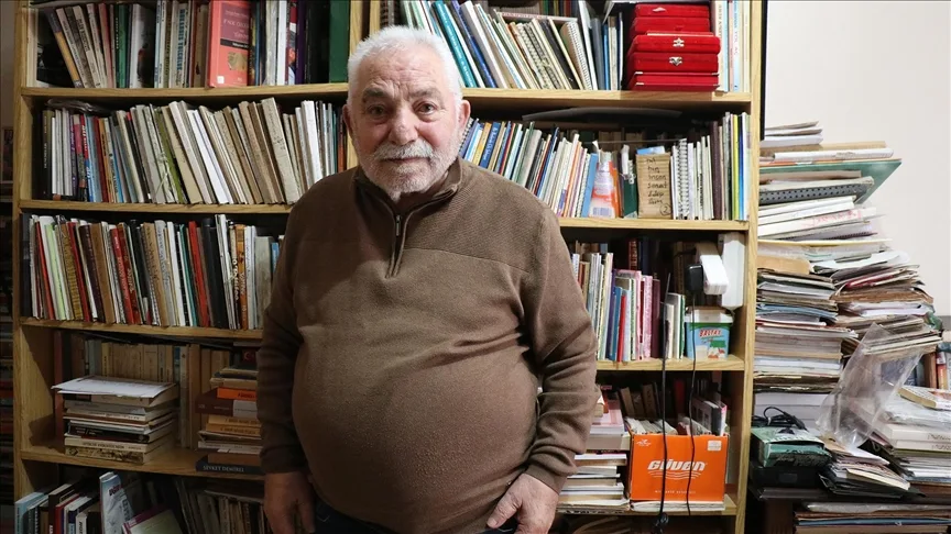 Ispartalı yazar Silleli, 61 yıldır biriktirdiği binlerce kitabı hediye ediyor