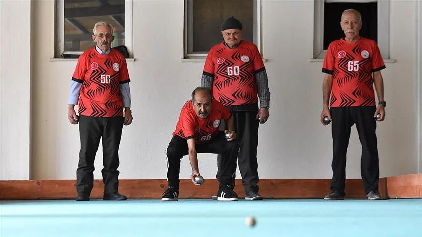 Van’da huzurevi sakinleri boccede şampiyonluk hedefliyor