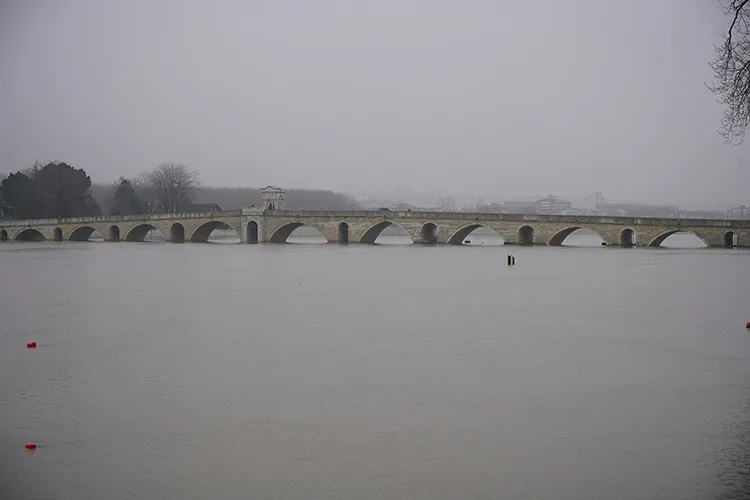 Meriç ve Tunca nehirlerinde debi yağışlarla yükseldi