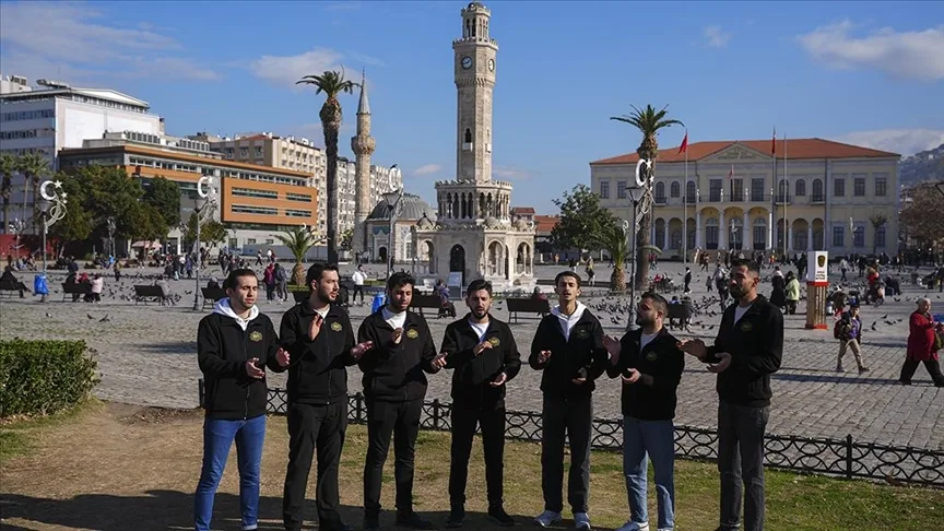 Türküler, üniversiteli gençlerin “alkış”ında ritim buluyor