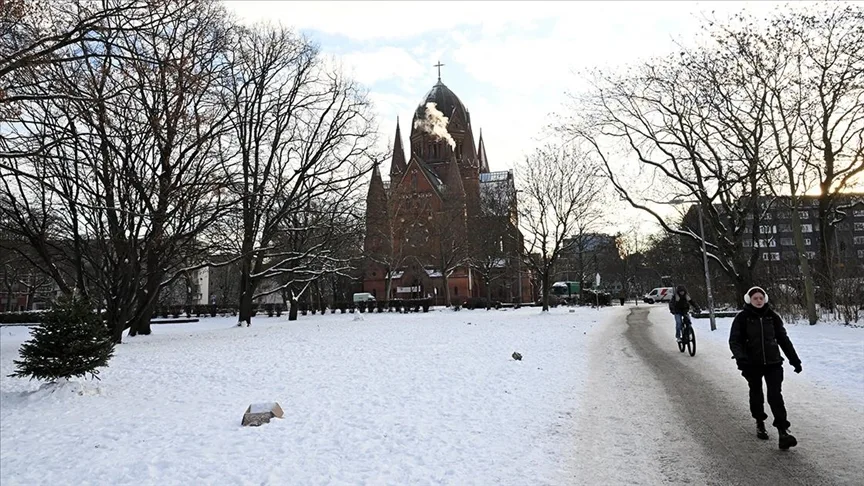 Almanya’da soğuk hava koşulları yaşamı olumsuz etkiliyor