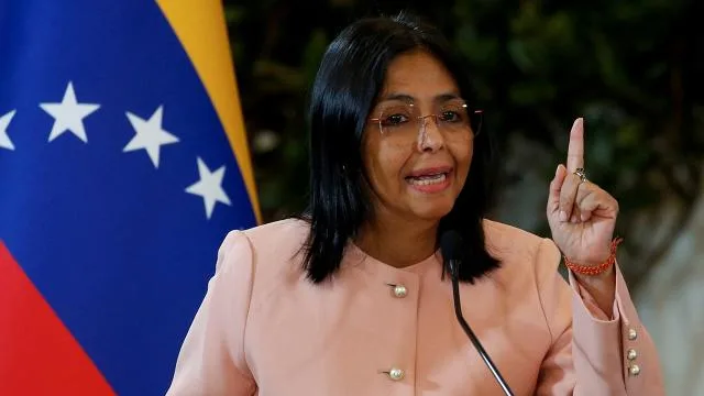 Venezuela’da Geçici Devlet Başkanı Rodriguez “başkomutan” olarak tanındı