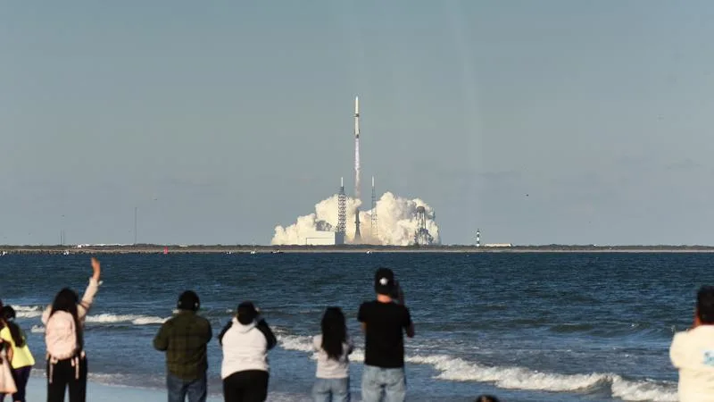 Jeff Bezos, uzaya binlerce uyduluk ağ kuracak