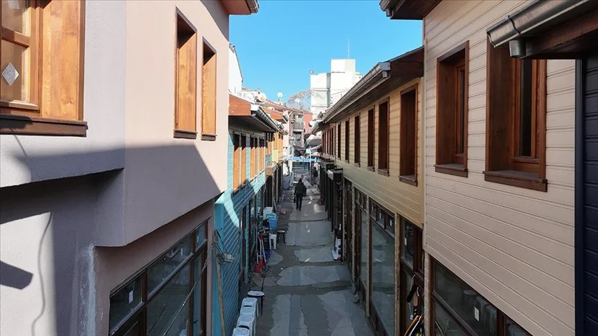 Renklenen “Dar Çarşı” estetik bir görünüme kavuştu