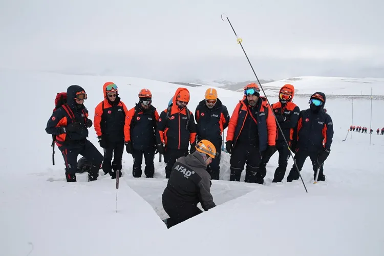 AFAD çığda hayat kurtaracak ekipler yetiştiriyor
