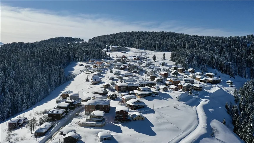 Karla kaplanan Kulakkaya Yaylası eşsiz manzarasıyla havadan görüntülendi
