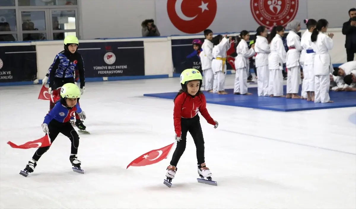 Erzurum’da kış spor okullarının açılışı yapıldı