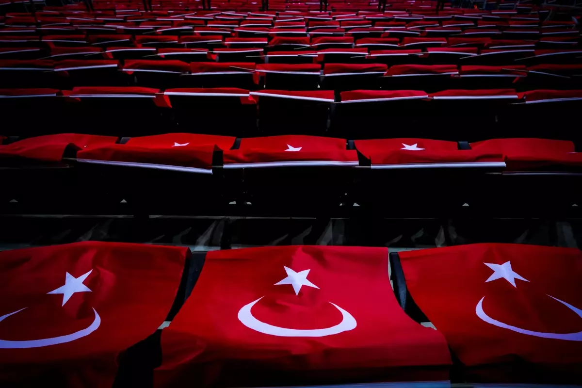 Fenerbahçe, Salonunu Da Türk Bayraklarıyla Süsledi