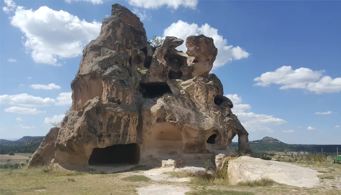 Frig Vadisinde Yer Alan Kırkgöz Kayalıkları