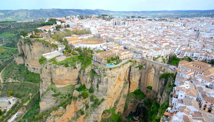 Uçurumun Kenarında Kurulan Tarihi Şehir