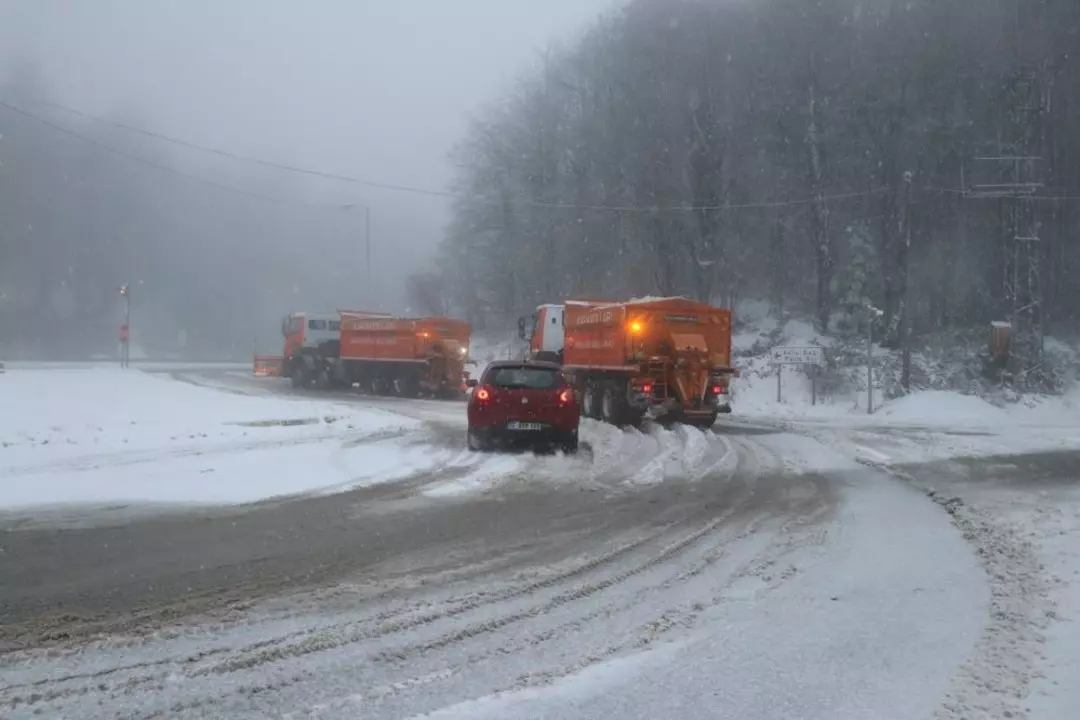 Bolu Dağı beyaza büründü: Kar kalınlığı 10 santimetreye ulaştı