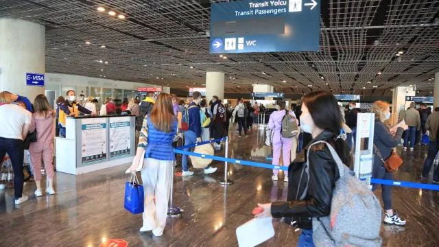 Ruslar “Vatan Savunucuları Günü” tatilinde Türkiye’yi tercih ediyor