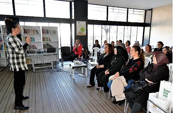 Bornova’da kadınlar hem üretiyor hem bilinçleniyor