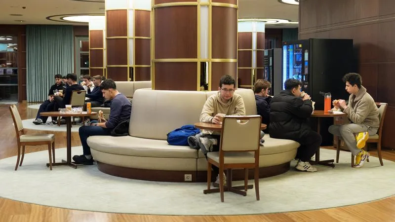 24 saat açık kütüphanede “sahur” ikramı