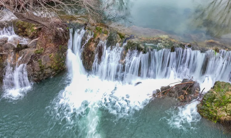 Güneydoğu’da kuraklıktan etkilenen şelaleler ve çağlayanlar kar sularıyla canlandı
