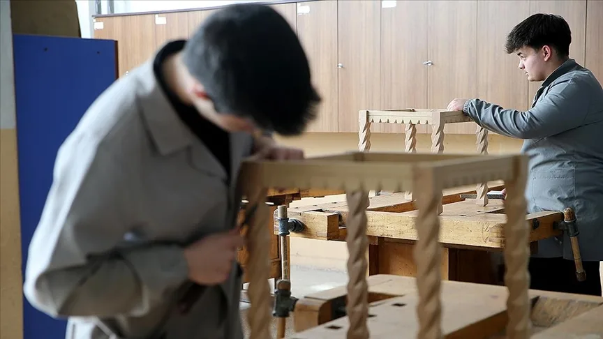 Mesleki eğitimlerini beceriye dönüştüren liseliler, özgün tasarımlarına patent almayı hedefliyor