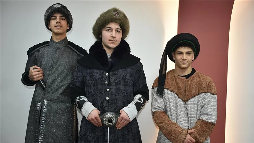 Geleceğin esnafı tiyatro oyunuyla Ahiliği anlatıyor