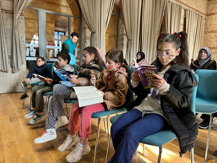 İstanbul’da “Ufka Yolculuk” yarışmasının kitap okuma etkinliği düzenlendi