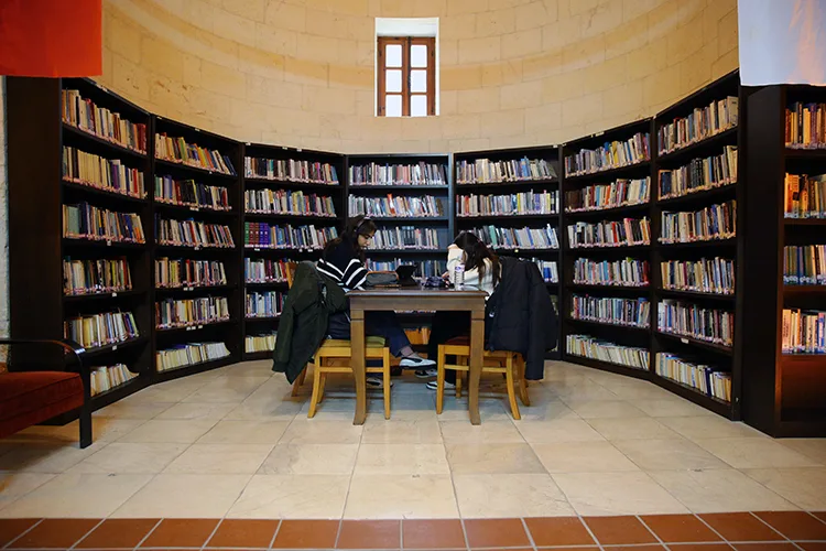 Tarihi kiliseye taşınan kütüphane 16 ayda 65 binden fazla kitapseveri ağırladı