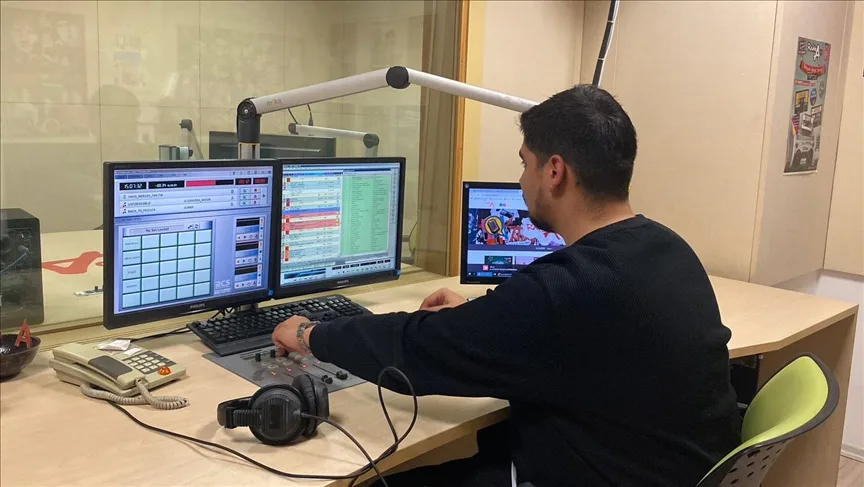 Radyo A, 28 yıldır iletişim öğrencilerine yayıncılık deneyimi sunuyor