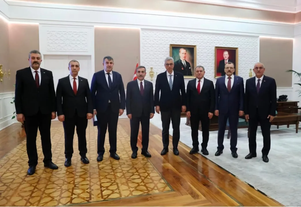 Türk Sağlık-Sen Sağlık Çalışanlarının Beklentilerini Bakan Memişoğlu’na Aktardı