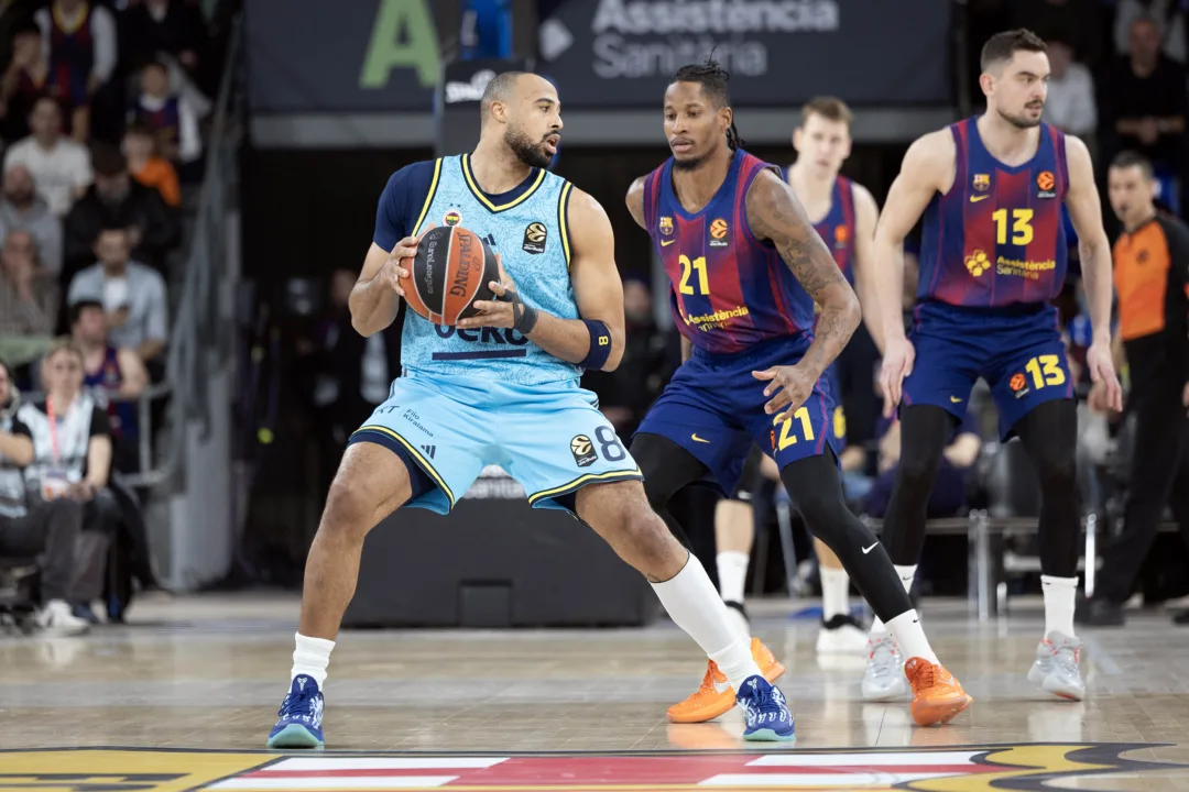 EuroLeague lideri Fenerbahçe Beko, deplasmanda Barcelona’yı 78-82 yendi; Zirvede kaldı.
