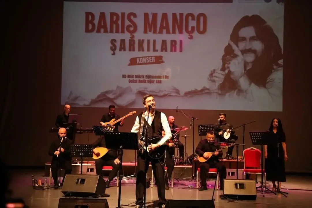 Gebze’de Barış Manço eserleriyle anıldı