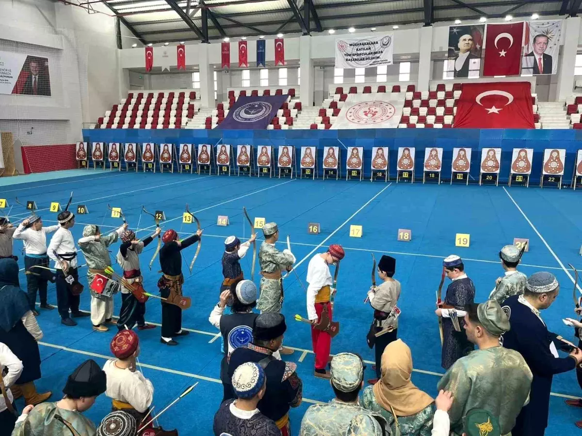 Kütahya’da Geleneksel Türk Okçuluğu Şampiyonası Başladı