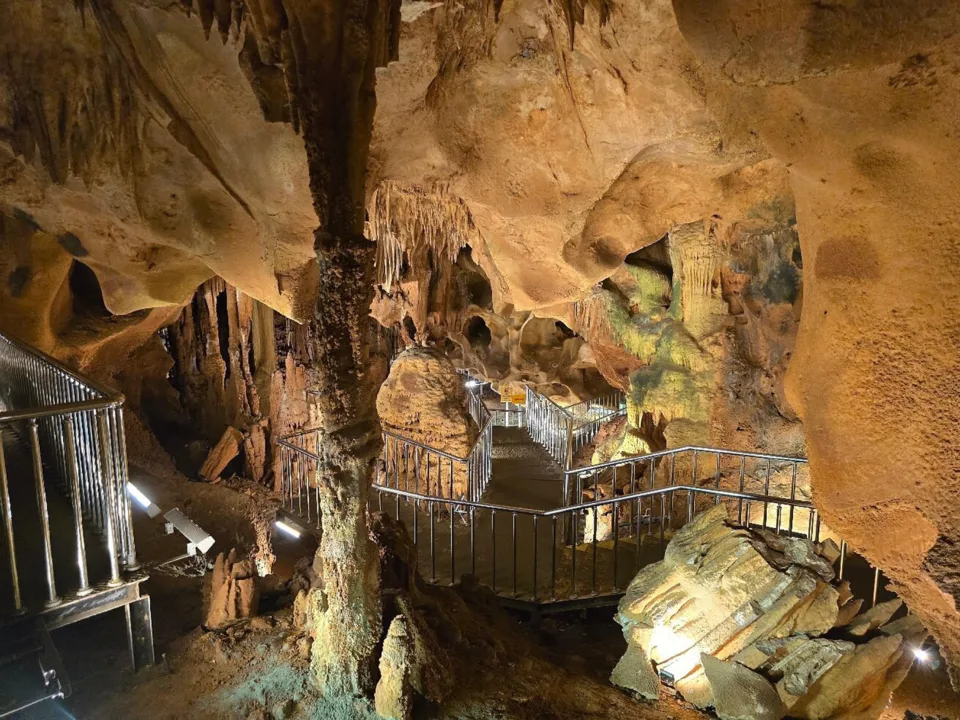 Dikkat Çekici Doğal Oluşumlarıyla Taşkuyu Mağarası