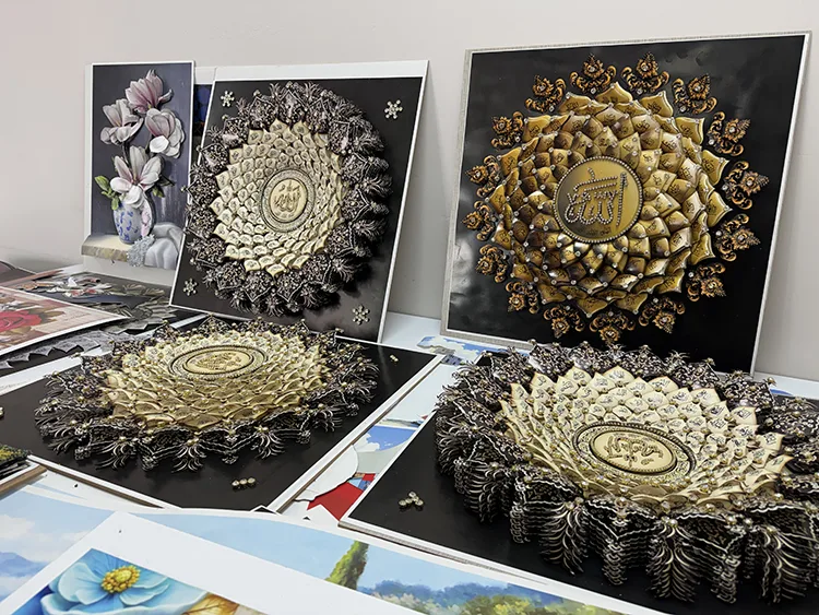 Rölyef ustası kadın, 34 yıldır hemcinslerine meslek öğretiyor