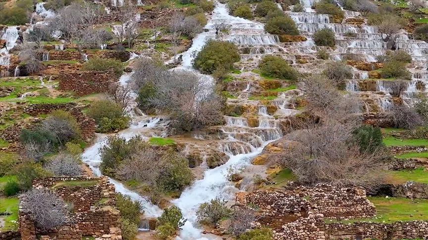 Başdeğirmen Şelalesi dron ile görüntülendi