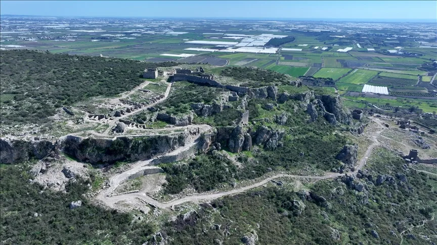 Sillyon, yaklaşık 7 bin yıllık kesintisiz yerleşime ışık tutuyor