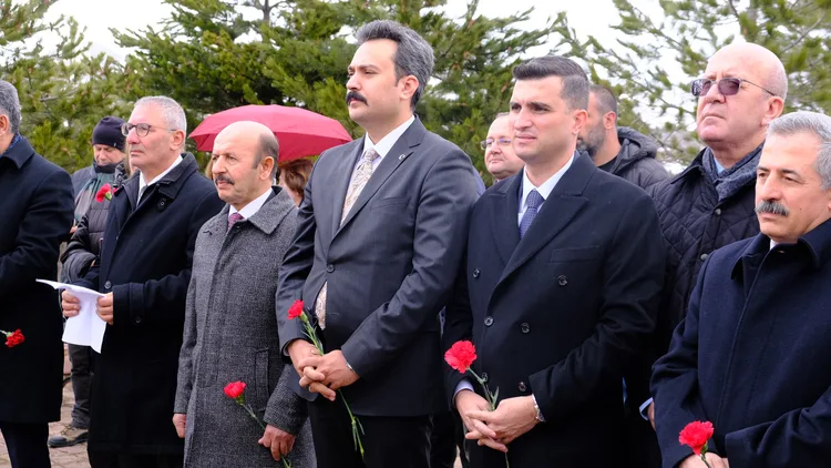 Halk ozanı Aşık Veysel vefatının 53. yılında Sivas’ta anıldı