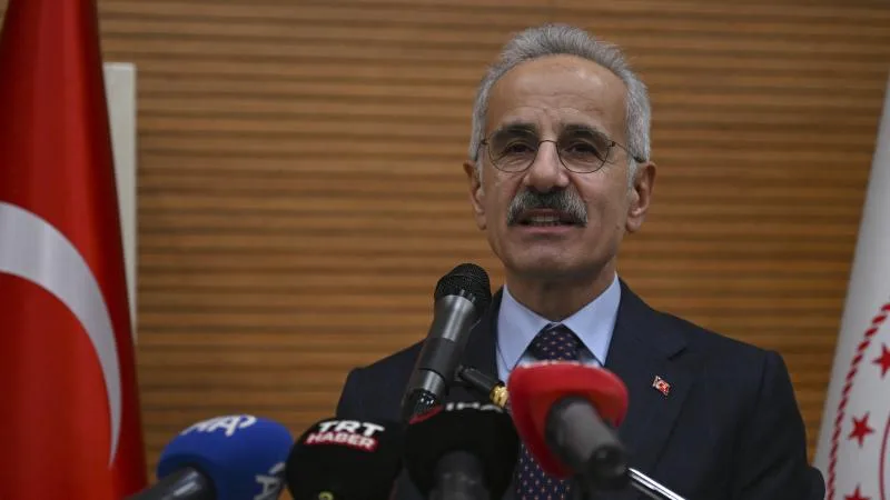 Bakan Uraloğlu: PTT’yi, sürekli yenileyerek hizmet kalitesini artırıyoruz