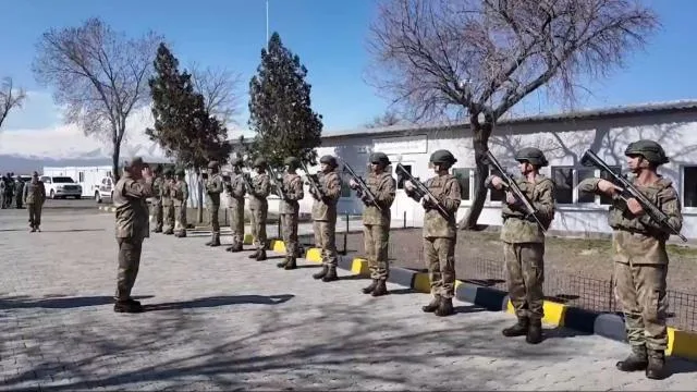 Kara Kuvvetleri Komutanı Orgeneral Tokel, İran sınırında incelemelerde bulundu