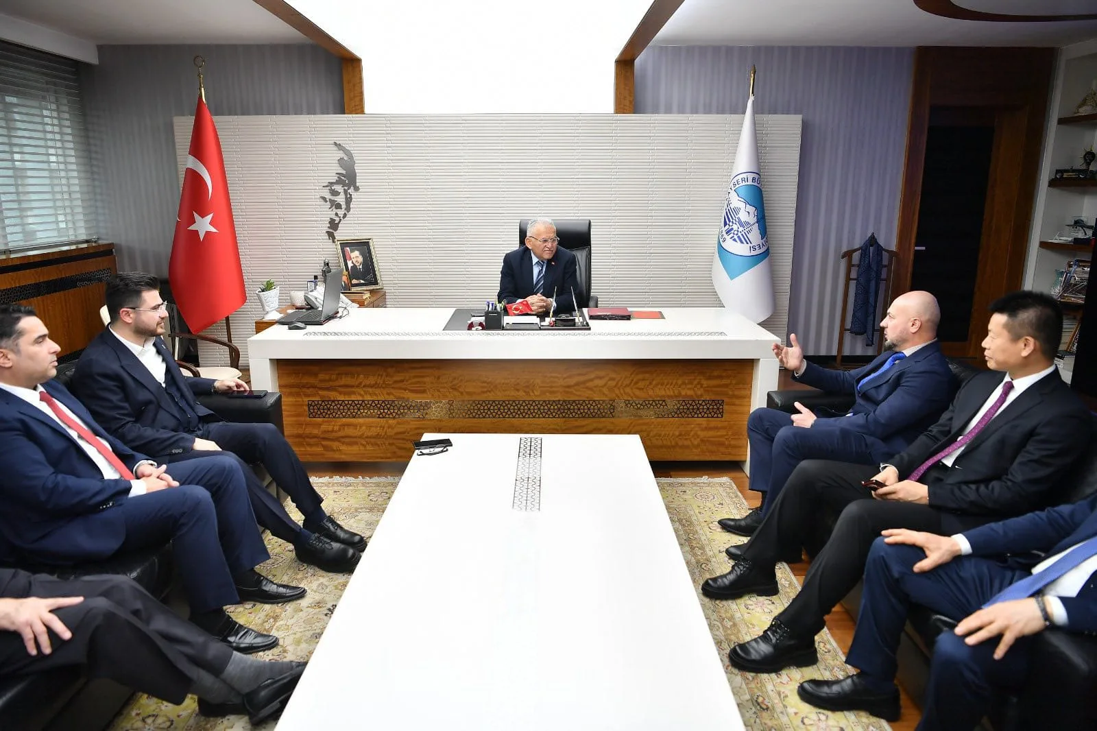 BAŞKAN BÜYÜKKILIÇ, YERLİ VE YABANCI YATIRIMCILARI AĞIRLADI