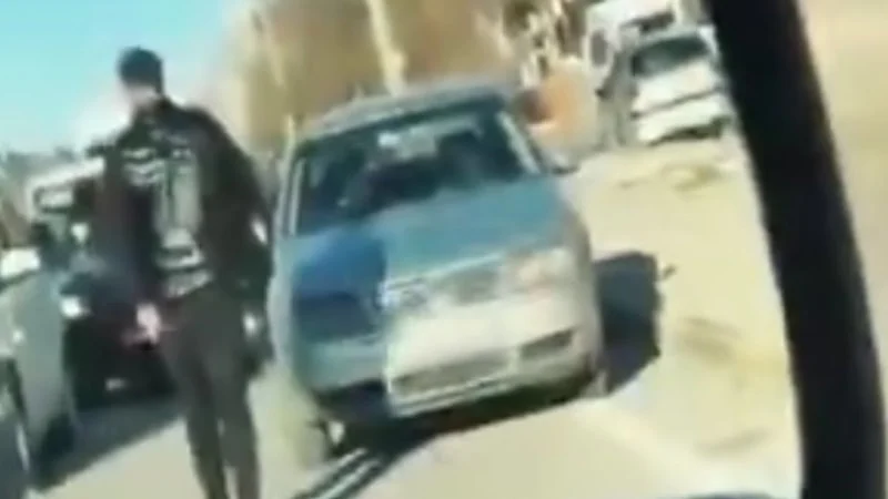 Aracından inip bir başka aracın camını yumruklayan sürücüye 180 bin TL ceza