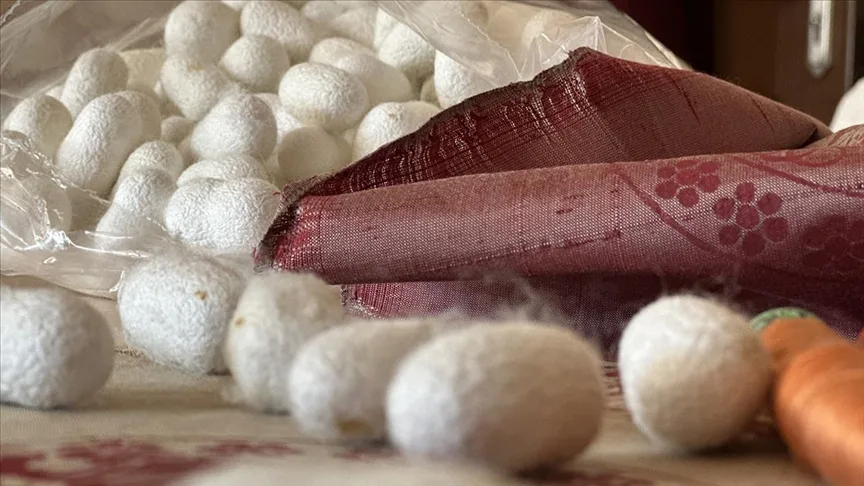 800 yıllık Selçuklu ipeği Antalya’da yeniden hayat buluyor